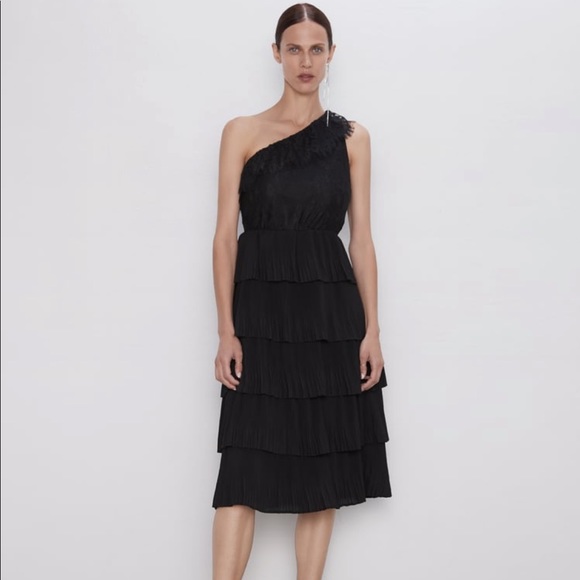 Zara Dresses & Skirts - 🆕 ZARA One-Shoulder / Assymetric Black Dress